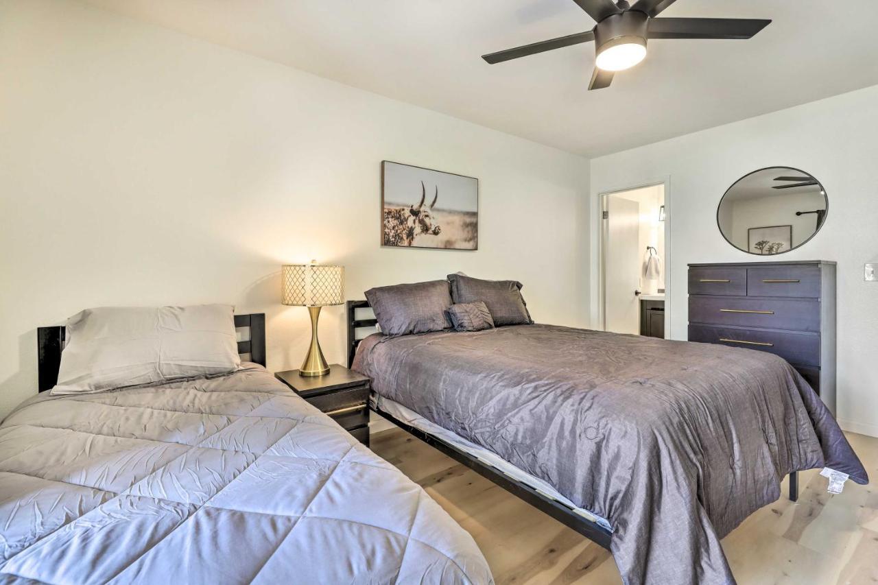 Renovated Chandler Townhome Walk To Downtown Eksteriør billede